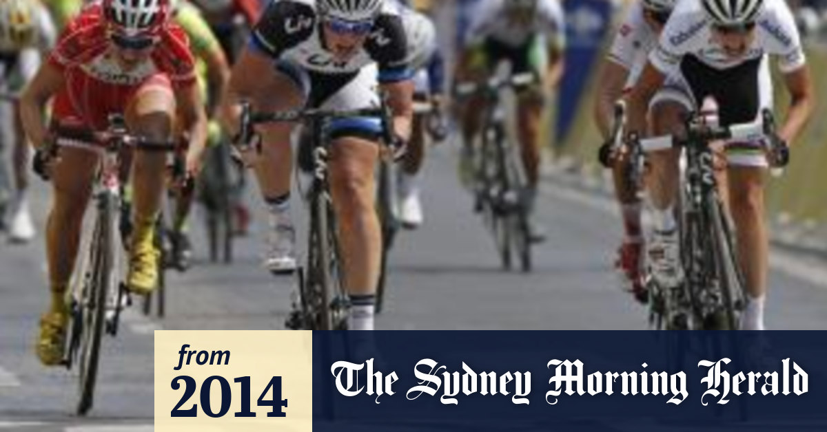 Marianne Vos claims sprint finish in landmark win for women's cycling